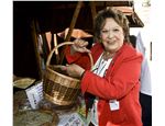 „S radostí a nadšením jsem přijala nabídku stát se kmotrou Farmářských trhů. Při svých zahraničních cestách jsem jich navštívila řadu a vždycky jsem litovala, že něco podobného nemáme i v Česku. Přeji farmářům, aby jim to šlo. A slibuju, že tu dnes nejsem naposled,“ popřála Jiřina Bohdalová.